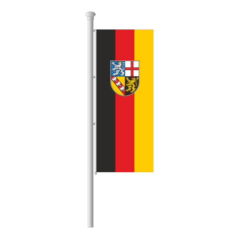 Saarland mit Wappen Hissfahne im Hochformat