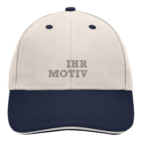 Kontrastfarbiges Schild mit dazu farblich passendem Button und Luftlöcher