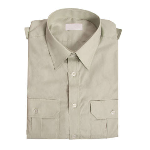 Schützenhemd in Lindgrün mit zwei Schulterklappen und zwei Pattentaschen