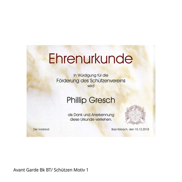 Schützenhut auf Schießscheibe mit Kranz auf Ehrenurkunde