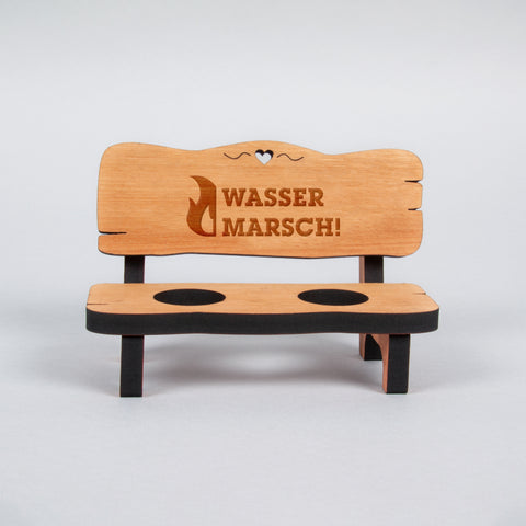 Schnapsbank mit 2 Gläsern Wasser marsch