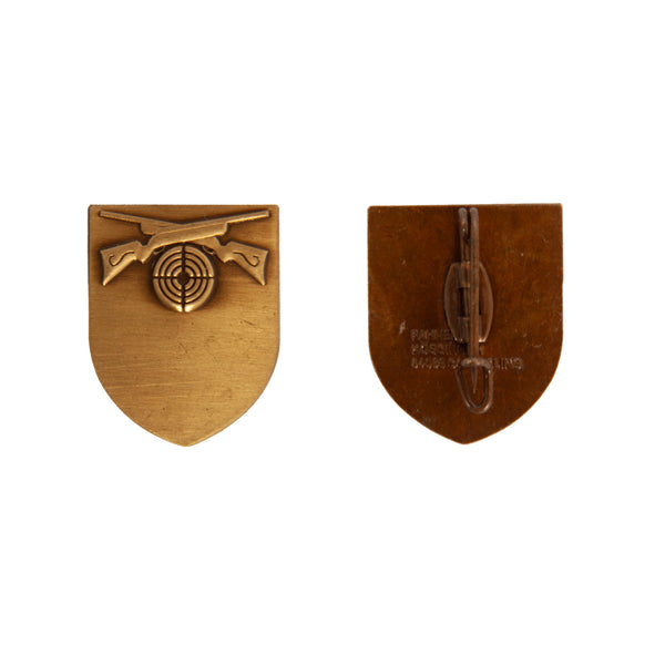 Schützenabzeichen Schild mit Gewehren und Scheibe