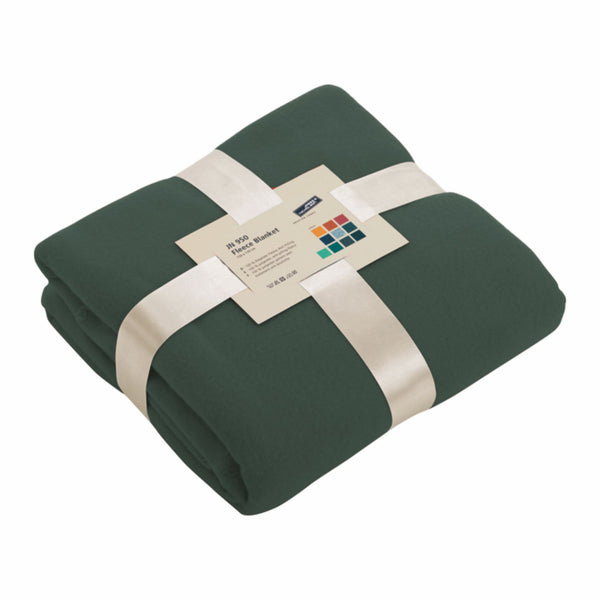 Bestickung des Firmenlogos auf Kuscheldecke