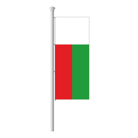 Madagaskar Hissfahne im Hochformat