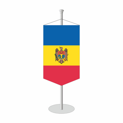 Die Fahne Moldawiens als Tischbanner mit dem moldawischen Wappen. in blau gelb und rot