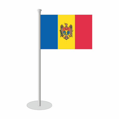 Die Fahne Moldawiens als Tischfähnchen mit dem moldawischen Wappen. in blau gelb und rot