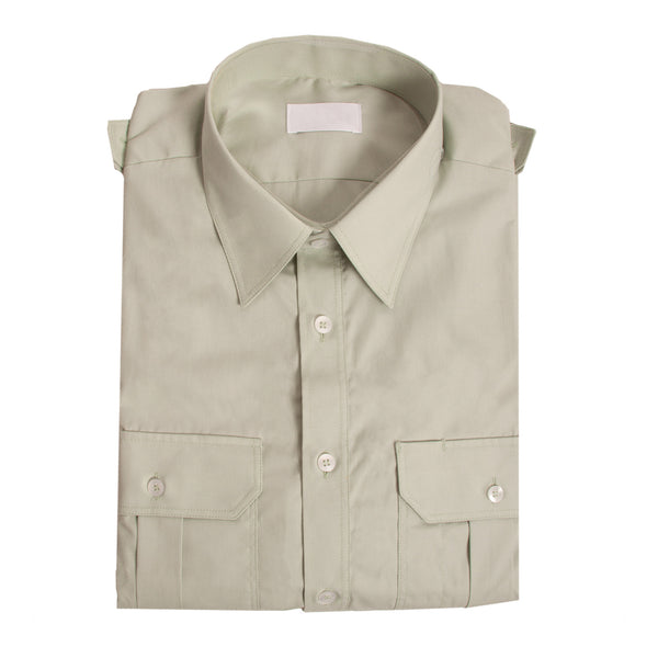 Schützenhemd in Lindgrün mit zwei Schulterklappen und zwei Pattentaschen