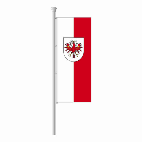 Tirol mit Wappen Hissfahne im Hochformat