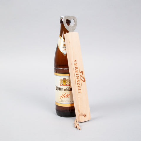 Flaschenöffner aus Erlenholz individualisiert