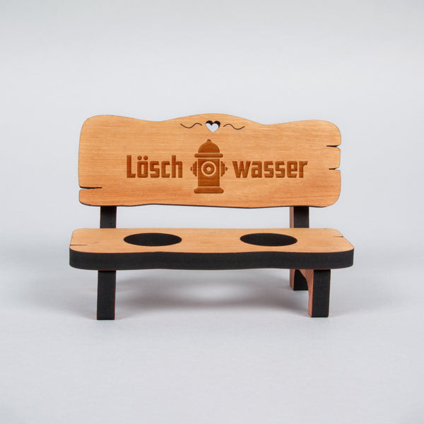 Schnapsbank mit 2 Gläsern Löschwasser