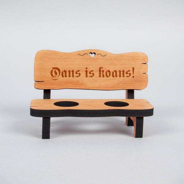 Schnapsbank mit 2 Gläsern Oans is koans