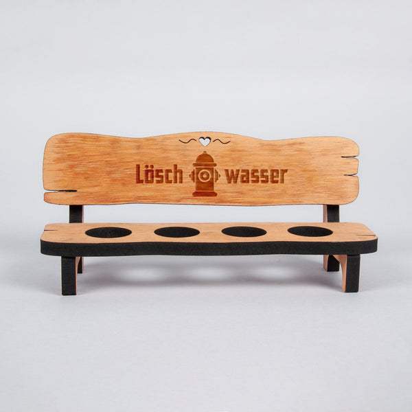 Schnapsbank mit 4 Gläsern Löschwasser