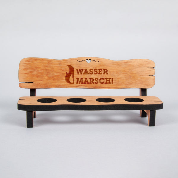 Schnapsbank mit 4 Gläsern Wasser marsch